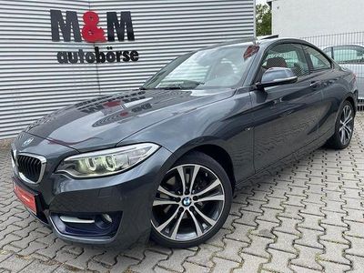 Grau Gebraucht 2014 BMW 220 Sport Line Coupé | 23.900 €