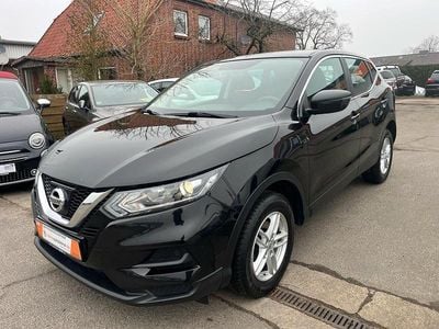 Schwarz Gebraucht 2017 Nissan Qashqai Visia SUV | 10.499 € (Fairer Preis)