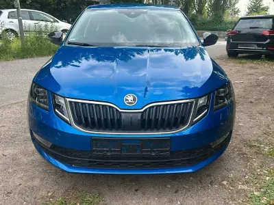 Gebraucht Skoda Octavia Clever 116 PS (85 kW) 2018 Blau Limousine