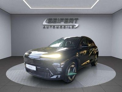 Abyss black / mic Gebraucht 2024 Hyundai Kona Trend SUV | 34.490 € (Fairer Preis)