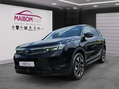 Gebraucht Opel Grandland X 136 PS (100 kW) 2026 Lackierung schwarz perla nera/ SUV
