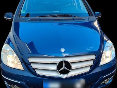 Używany Mercedes B180 116 KM (85 kW) 2010 Niebieski Minivan