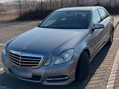 Gebraucht Mercedes E200 Avantgarde 184 PS (135 kW) 2011 Grau Limousine
