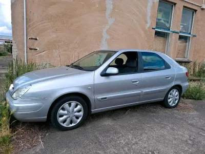 Gebraucht Citroën Xsara 75 PS (55 kW) 2001 Silber Limousine