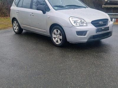 Gebraucht Kia Carens 103 PS (75 kW) 2007 Silber Van / Kleinbus