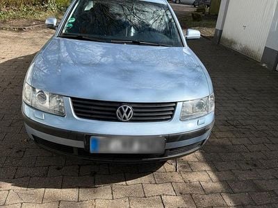 Gebraucht VW Passat 105 PS (77 kW) 1999 Blau Limousine