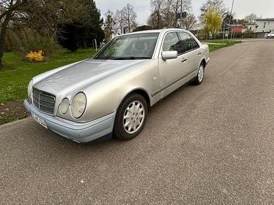 Usata Mercedes 280 1999 Grigio Berlina