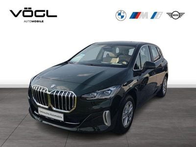 Gebraucht BMW 220 Active Tourer Sport Line 156 PS (114 kW) 2023 Sanremo green Van / Kleinbus
