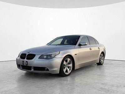 Gebraucht BMW 530 218 PS (160 kW) 2004 Silber Limousine