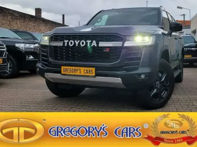 Neu Toyota Land Cruiser 415 PS (305 kW) 2026 Dark gray SUV