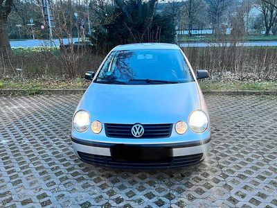 Gebraucht VW Polo 64 PS (47 kW) 2003 Grau Kleinwagen