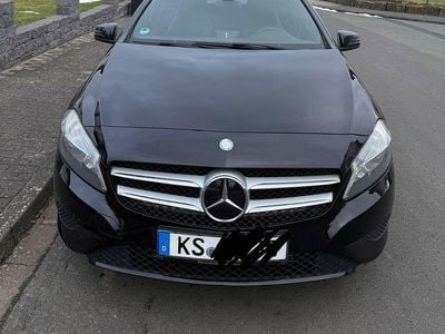 Gebraucht Mercedes A180 Urban 122 PS (89 kW) 2013 Schwarz Limousine