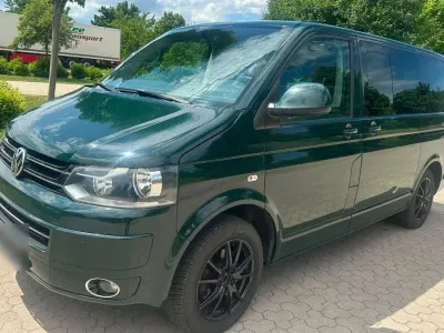 Gebraucht VW Multivan 179 PS (131 kW) 2015 Grün Van / Kleinbus
