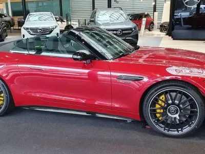Gebraucht Mercedes SL63 AMG AMG 585 PS (430 kW) 2023 Rot Cabrio