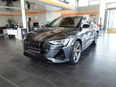 Grau Gebraucht 2022 Audi e-tron Sport SUV | 49.900 € (Teuer)