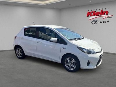 Gebraucht Toyota Yaris Hybrid Life 101 PS (74 kW) 2012 Weiß Limousine