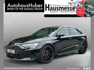 Gebraucht Audi RS3 Ambiente 400 PS (294 kW) 2025 Mythosschwarz metallic Limousine