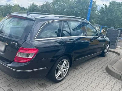 Gebraucht Mercedes C220 170 PS (125 kW) 2010 Schwarz Kombi