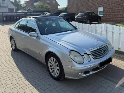 Gebraucht Mercedes E270 177 PS (130 kW) 2002 Silber Limousine