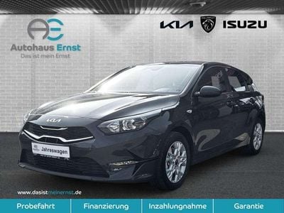 Używany Kia Ceed Vision 101 KM (74 kW) 2025 Szary Hatchback