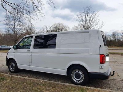 Weiß Gebraucht 2016 VW T6 Basis Van | 23.000 €
