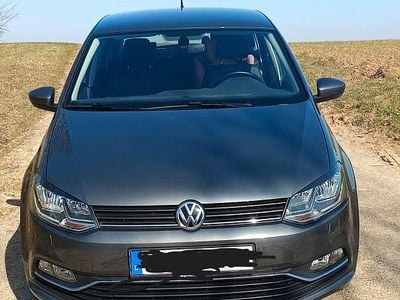 Gebraucht VW Polo 90 PS (66 kW) 2015 Grau Limousine