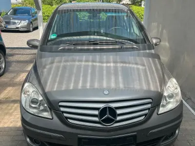 Gebraucht Mercedes B200 136 PS (100 kW) 2006 Gold Van / Kleinbus