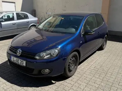 Käytetty VW Golf VII Match 105 HP (77 kW) 2012 Sininen Sedan