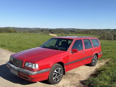 Second-hand Volvo 850 144 CP (105 kW) 1997 Roșu Break