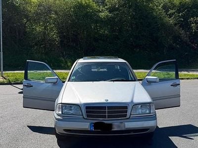 Usata Mercedes C280 Elegance 193 CV (141 kW) 1996 Argento Berlina