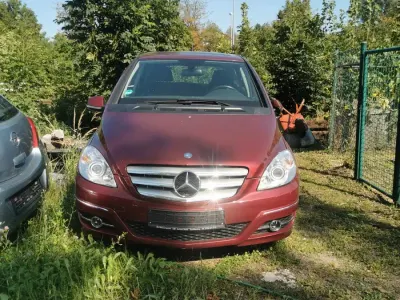 Gebraucht Mercedes B200 197 PS (144 kW) 2009 Rot Van / Kleinbus