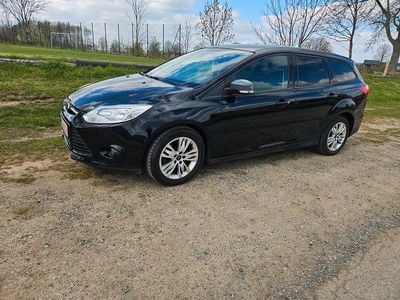 Usata Ford Focus Trend 95 CV (69 kW) 2001 Nero Berlina