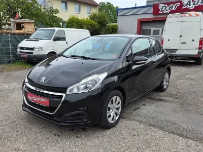 Gebraucht Peugeot 208 Active 82 PS (60 kW) 2016 Schwarz Kleinwagen
