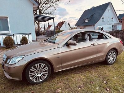 Gebraucht Mercedes E350 Elegance 306 PS (225 kW) 2012 Gelb Coupé