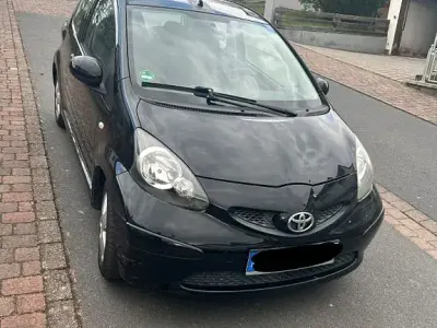Używany Toyota Aygo 68 KM (50 kW) 2006 Czarny Hatchback