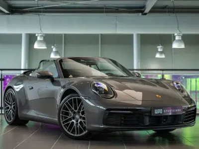 Gebraucht Porsche 911 Carrera Cabriolet 385 PS (283 kW) 2023 Grau Cabrio
