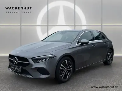 Gebraucht Mercedes A200 Advanced 163 PS (119 kW) 2024 Grau Limousine