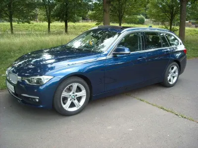 Gebraucht BMW 318 Luxury Line 150 PS (110 kW) 2019 Blau Kombi
