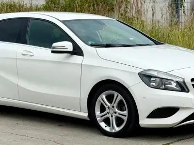 Gebraucht Mercedes A180 122 PS (89 kW) 2013 Weiß Kleinwagen