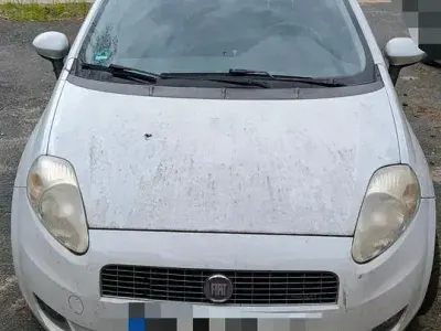 Gebraucht Fiat Grande Punto 75 PS (55 kW) 2009 Weiß Kleinwagen