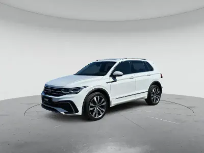 Gebraucht VW Tiguan R-line 200 PS (147 kW) 2023 Pure white SUV