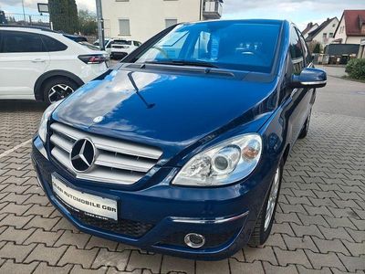 Gebraucht Mercedes B180 116 PS (85 kW) 2010 Blau Van / Kleinbus