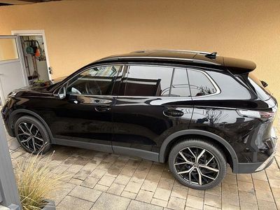 Schwarz Gebraucht 2024 VW Tiguan Elegance SUV | 48.900 € (Teuer)