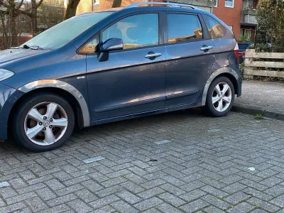 Käytetty Honda FR-V 140 HP (102 kW) 2006 Sininen Tila-auto