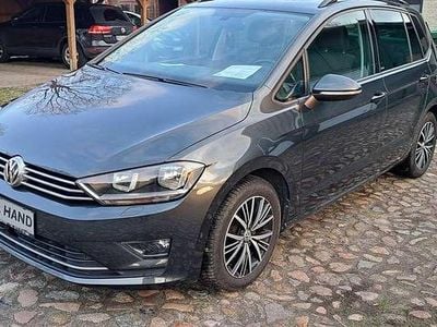 Gebraucht VW Golf Sportsvan Allstar 110 PS (80 kW) 2016 Carbon steel grey metallic Van / Kleinbus