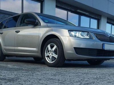 Gebraucht Skoda Octavia 104 PS (76 kW) 2014 Silber Kleinwagen
