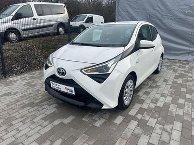 Gebraucht Toyota Aygo X-play 72 PS (52 kW) 2020 Weiß Kleinwagen