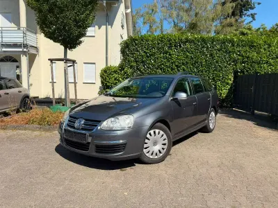 Gebraucht VW Golf V Trendline 102 PS (75 kW) 2008 Platinum grey metallic Kombi