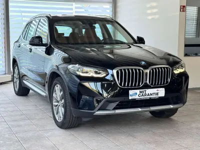 Gebraucht BMW X3 Sport Line 184 PS (135 kW) 2023 Schwarz ii SUV