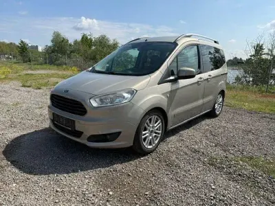Gebraucht Ford Tourneo Courier Trend 95 PS (69 kW) 2014 Grau Van / Kleinbus